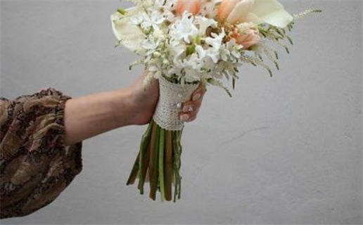 2026年08月11日老黄历适合迁居新址吗