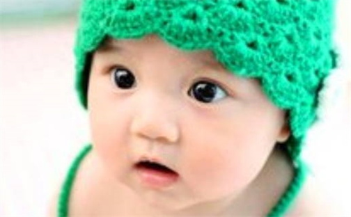 《胡姓男孩名字分析：清新自然的五行特征与命名智慧》